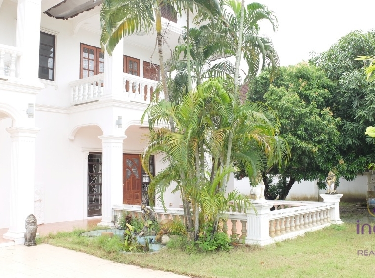 Perfect for a renovations project! Large 3 bedroom house on a large plot of land for sale in Doi Saket