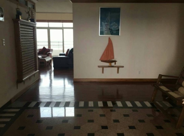 A duplex unit for sale in Wat Gate