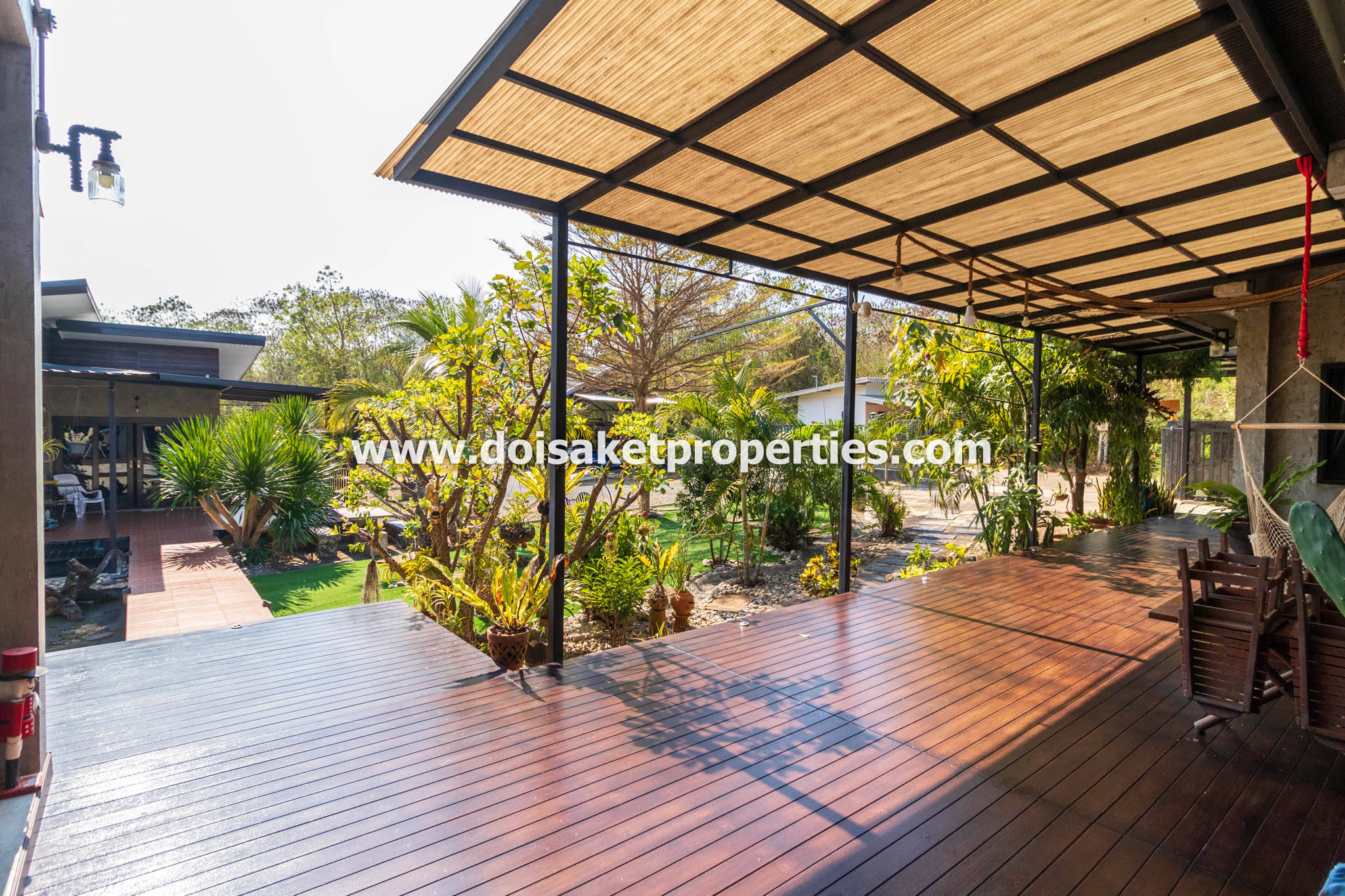 Doi Saket-DSP-(HS365-06) Beautifully-Designed 4-Bedroom Modern Home with 2-Bedroom Guest House for Sale in Luang Nuea