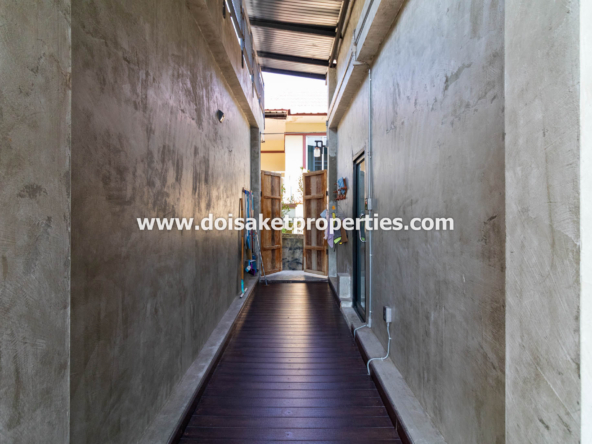 Doi Saket-DSP-(HS365-06) Beautifully-Designed 4-Bedroom Modern Home with 2-Bedroom Guest House for Sale in Luang Nuea