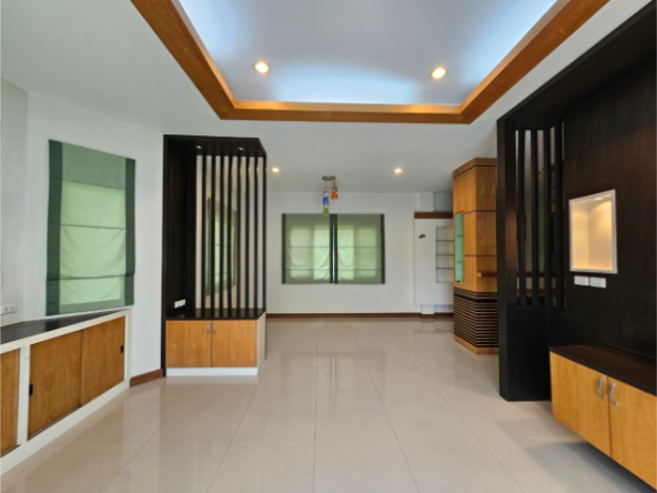 Spacious 3 Bedroom House for Sale in Chai Sathan