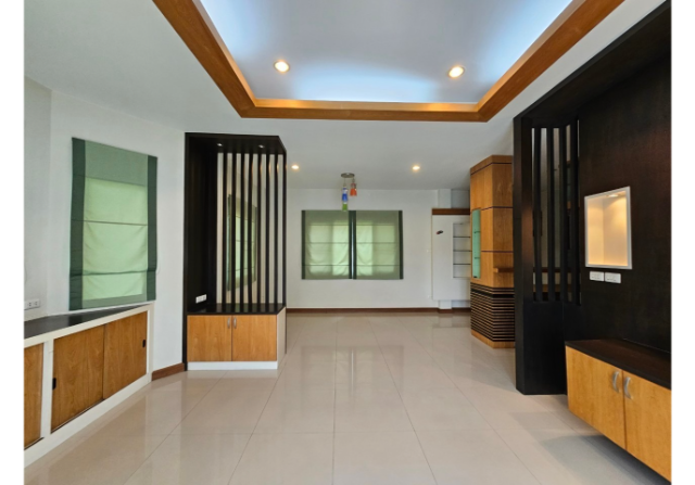 Spacious 3 Bedroom House for Sale in Chai Sathan