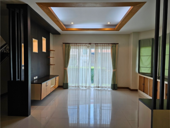 Spacious 3 Bedroom House for Sale in Chai Sathan