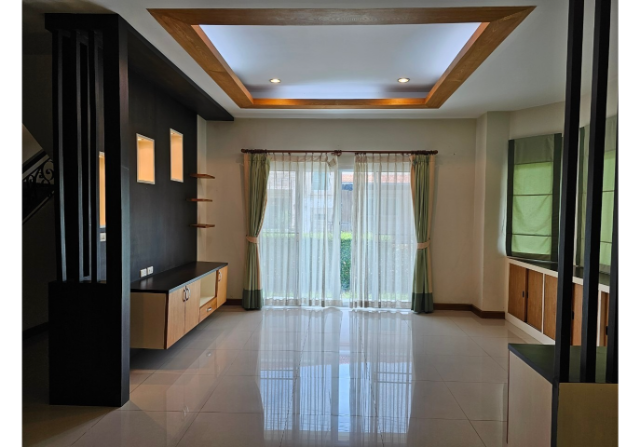 Spacious 3 Bedroom House for Sale in Chai Sathan