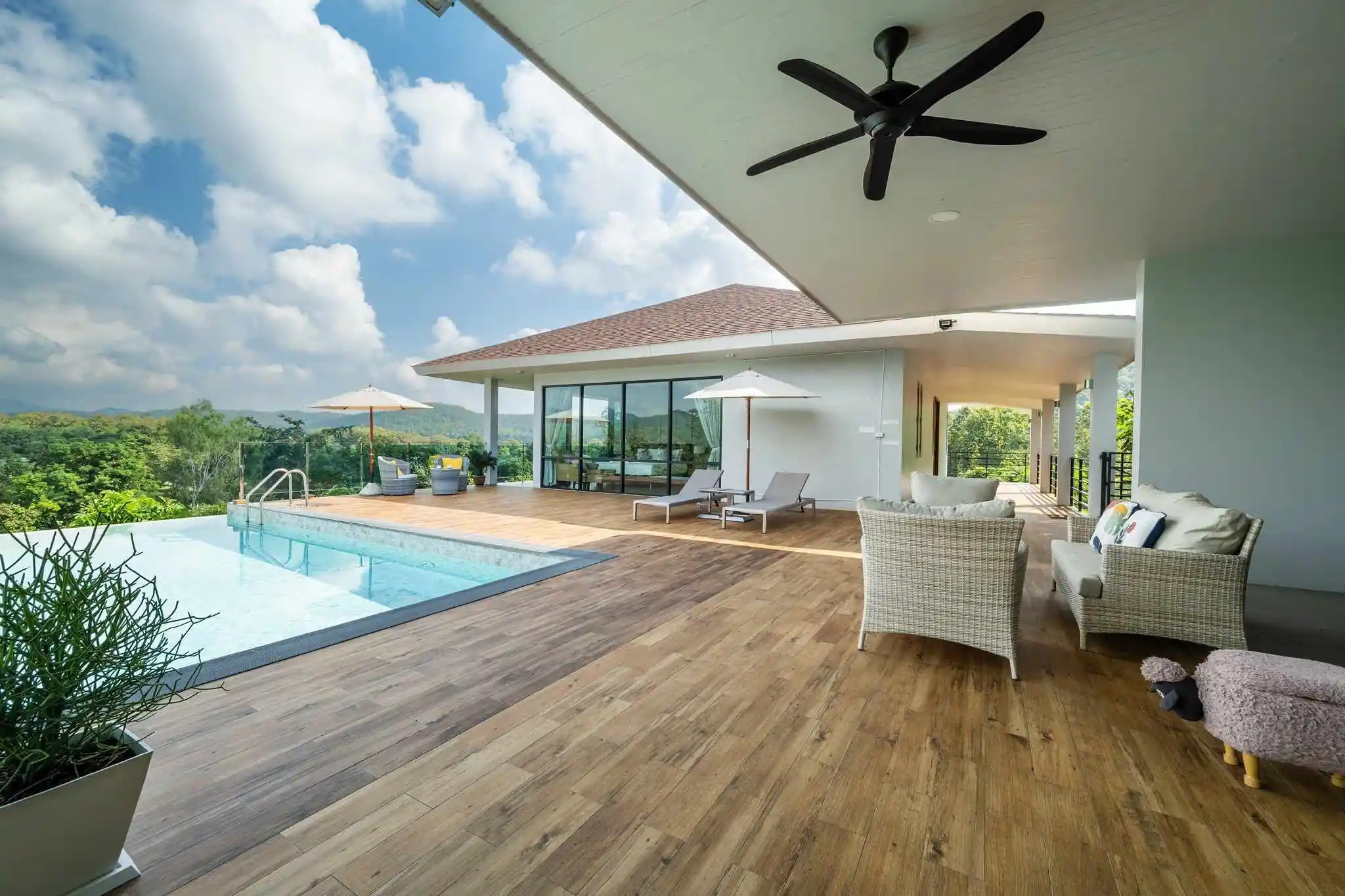 Luxury 5 Bedroom Villa for Sale in Nam Phrae