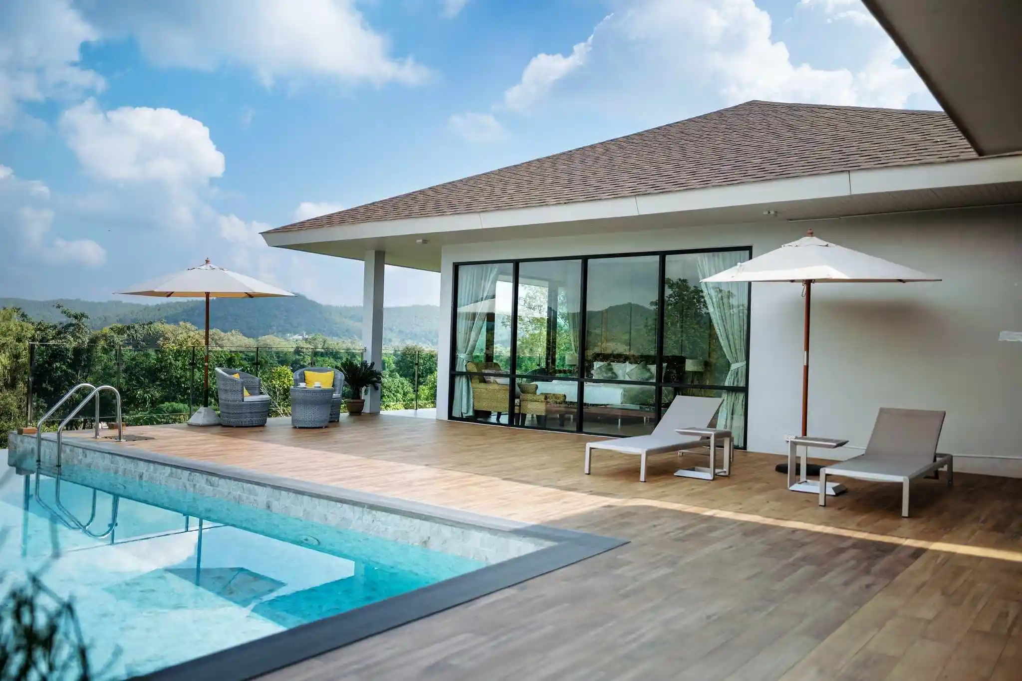 Luxury 5 Bedroom Villa for Sale in Nam Phrae