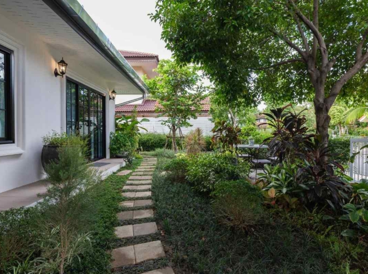 4 Bath in San Kamphaeng - 6.39M THB-CMP-337