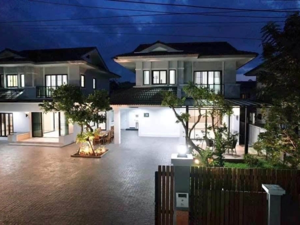 Spacious 7BR Twin House for Sale in Chiang Mai - Reduced Price-CMP-41