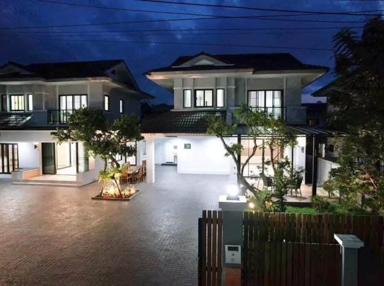 Spacious 7BR Twin House for Sale in Chiang Mai - Reduced Price-CMP-41