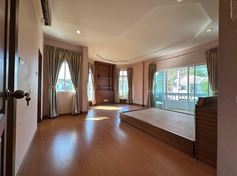 Spacious 4-Bedroom House for sale Chiang Mai | San Sai