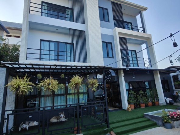 Chiang Mai 3-Storey Building for Sale | 4 BR