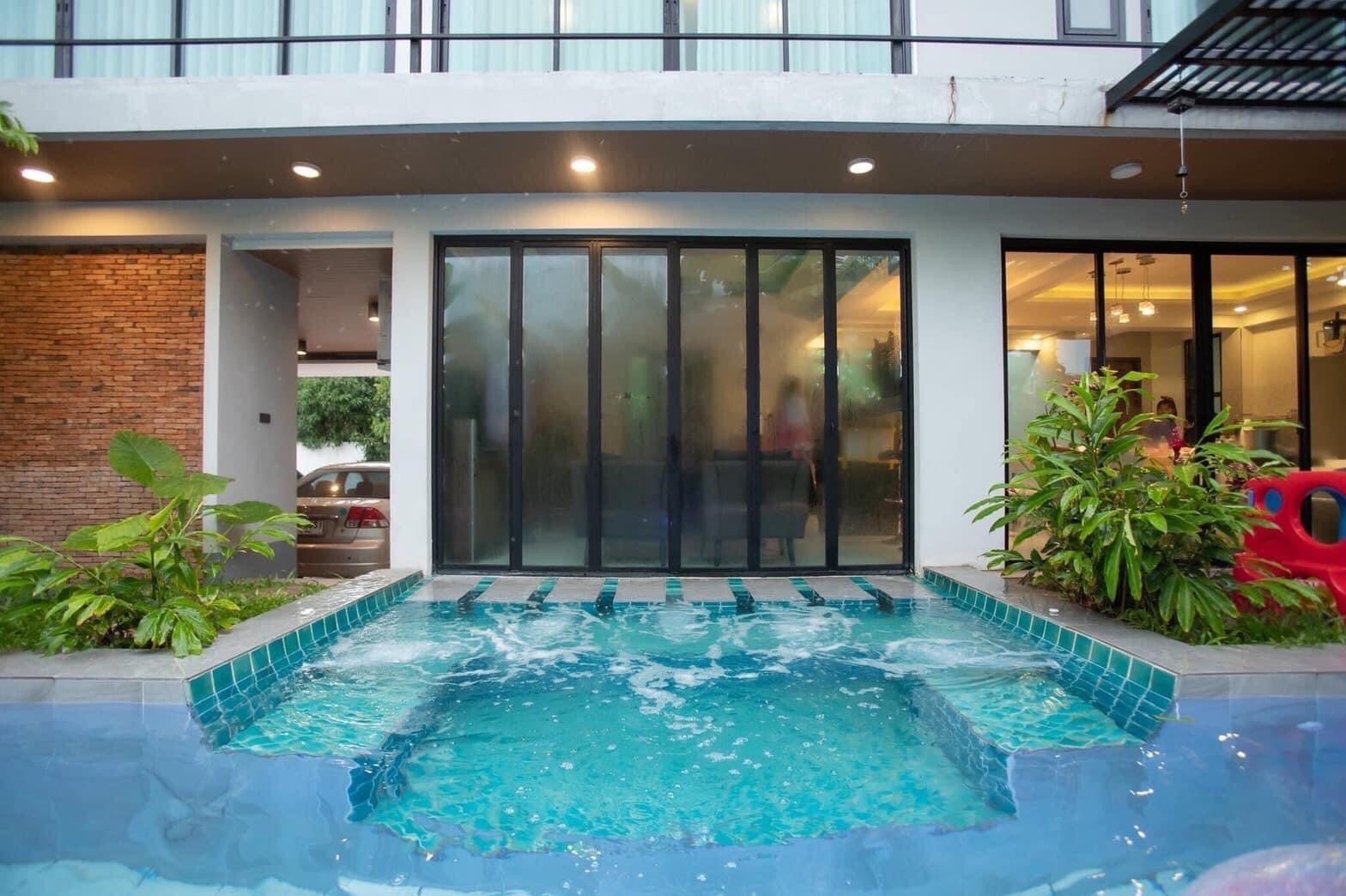 Luxury Pool Villa in San Kamphaeng