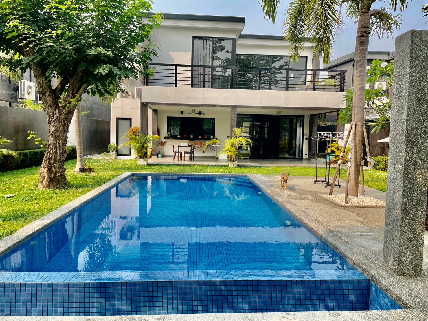 Luxury 3-BR Pool Villa for sale in San Phak Wan