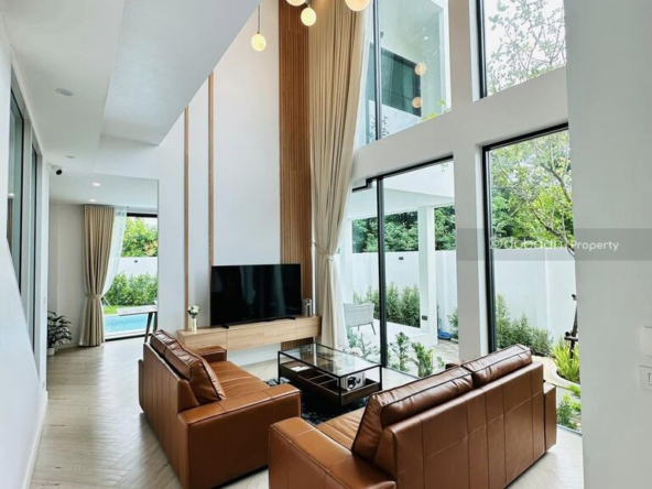 Two-story pool villa with 4 bedrooms and 5 bathrooms located in Hang Dong