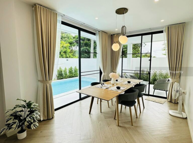 Two-story pool villa with 4 bedrooms and 5 bathrooms located in Hang Dong