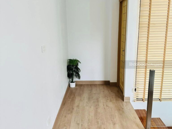 near Sarasas Witaed Lanna School.-DB-RSHSHCMIHD103