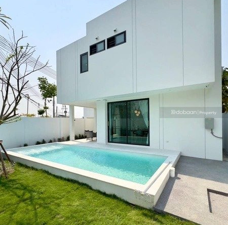 Two-story pool villa with 4 bedrooms and 5 bathrooms located in Hang Dong