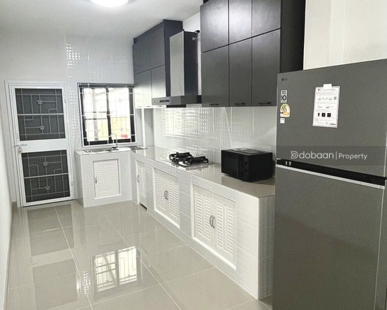 2-story single house with 3 bedrooms and 3 bathrooms in a development