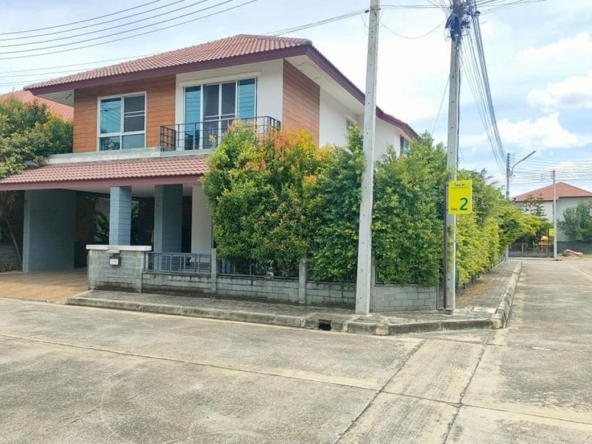 3 Bedrooms 2 Storey house for Sale in Ton Pao