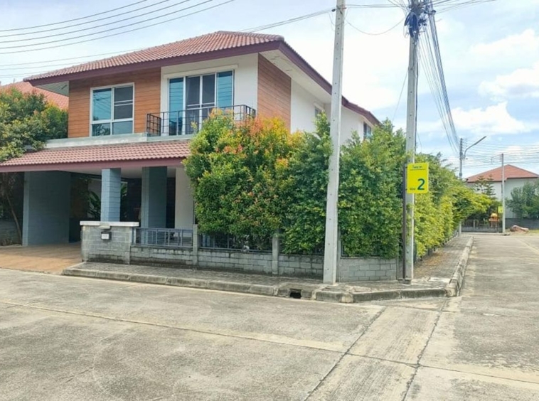 3 Bedrooms 2 Storey house for Sale in Ton Pao