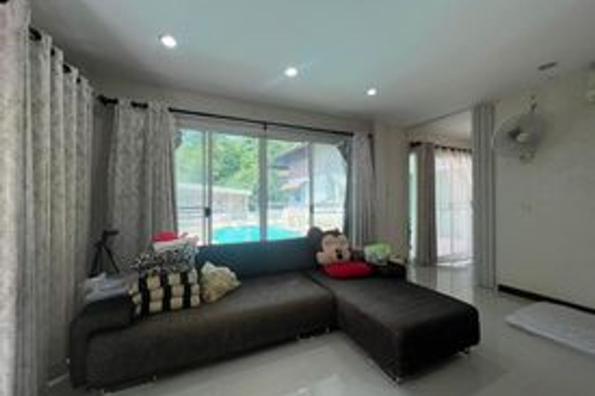 Pool Villa Near CMU For Sale-SM-sta-1228