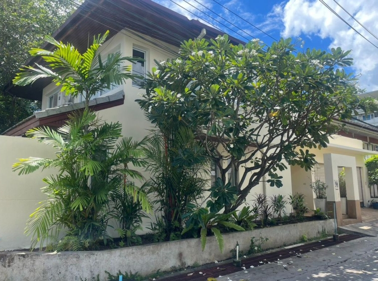 Western designed house for sale near CMU-SM-sta-1459