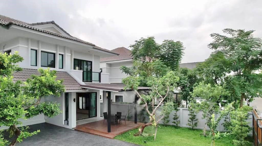 7 Bedroom House-SS-*MUE2050