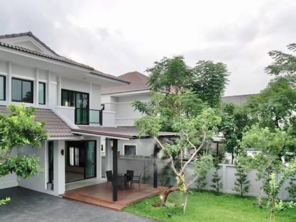 7 Bedroom House-SS-*MUE2050