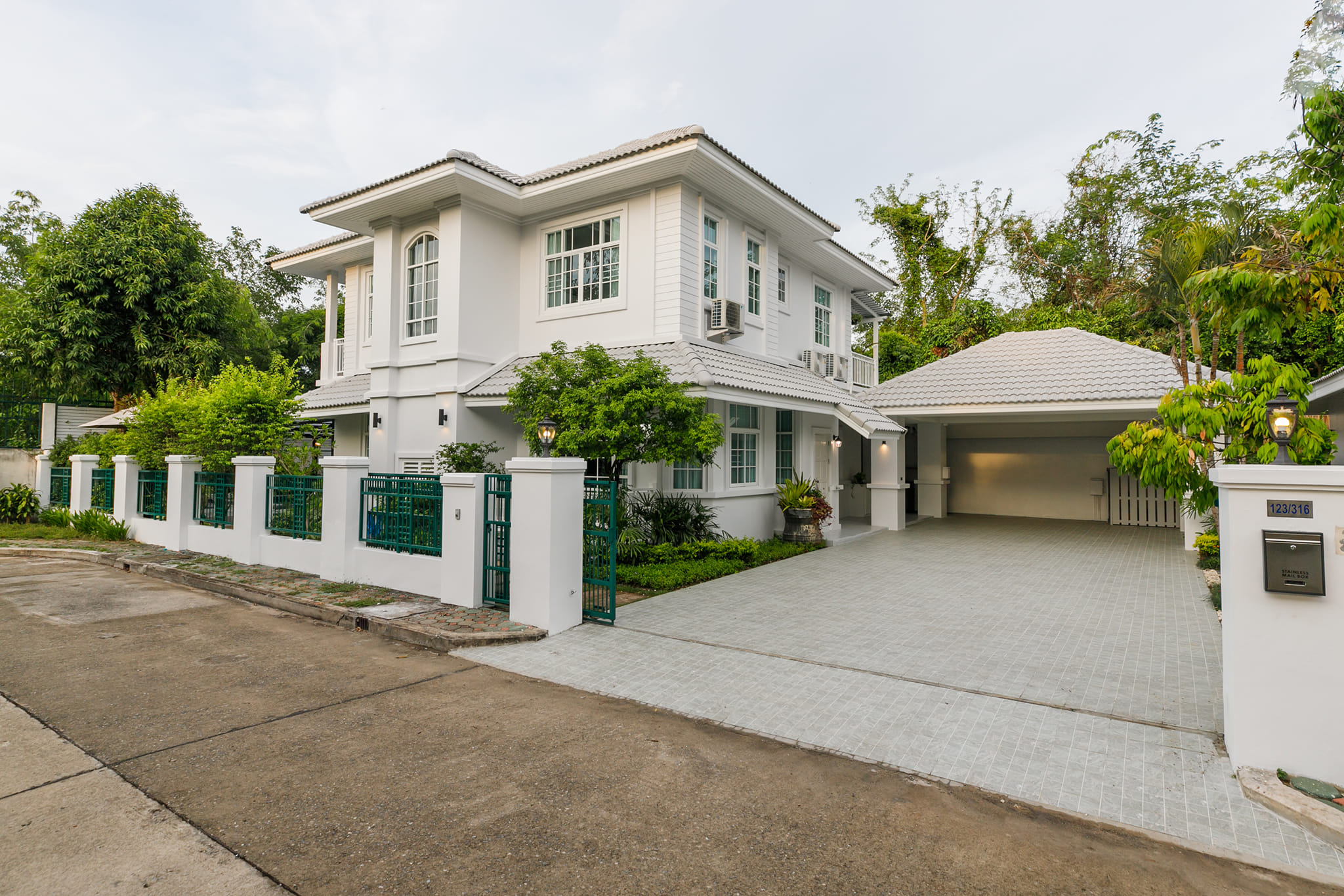 English Cottage-Style Pool Villa at San Kamphaeng-SS-SK106841