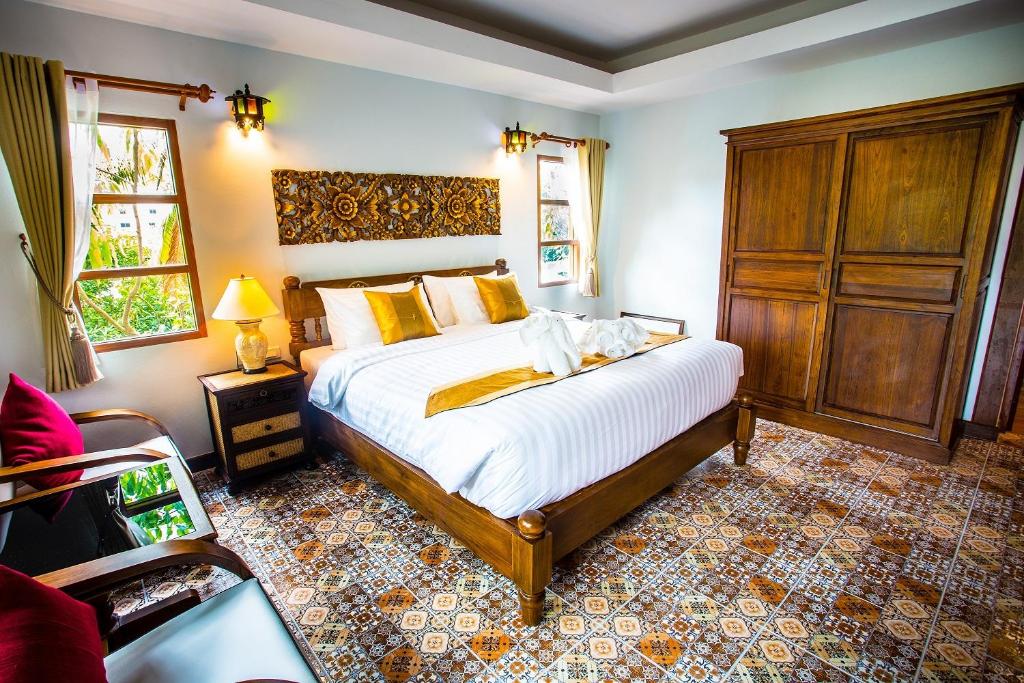 5-Star Hotel for Sale in The Most Prime Area of Chiang Mai Old City-IRE-IRECPS005