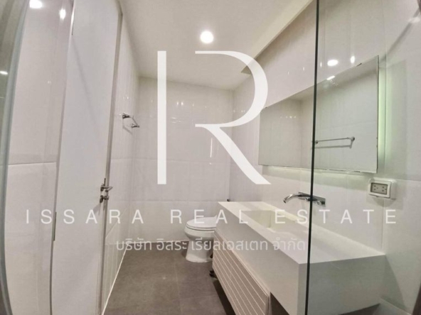 Gorgeous 2 Bedroom Condominium in Nimman For Sale-IRE-IRECS029