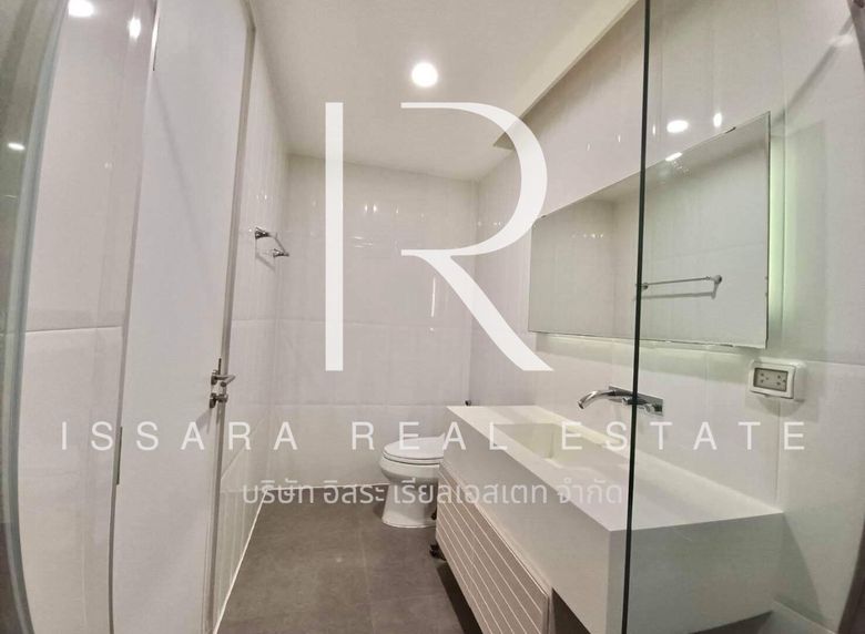 Gorgeous 2 Bedroom Condominium in Nimman For Sale-IRE-IRECS029