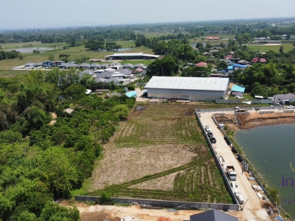 Factory / Warehouse for sale on a large plot of land 10 rai 3 ngan 48 wah in Doi Saket Chiang Mai-I-3864