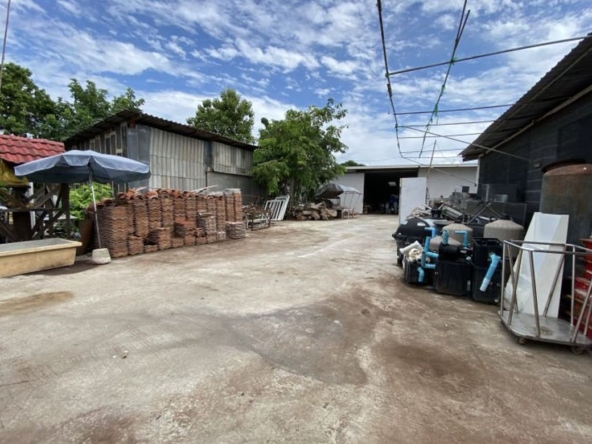 A warehouse for sale in Doi Saket