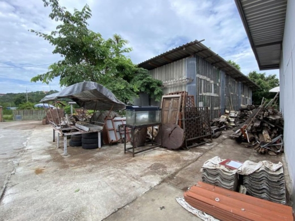 A warehouse for sale in Doi Saket