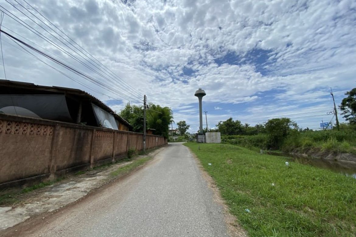 A warehouse for sale in Doi Saket