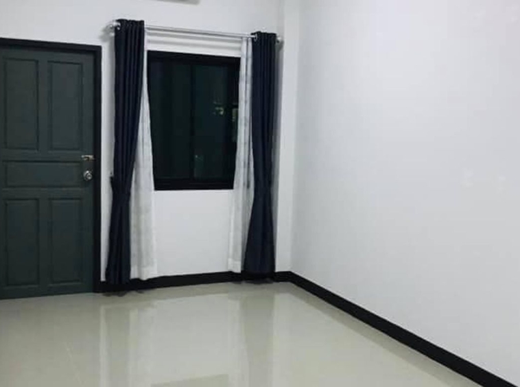 Property ID254HS commercial building 3bedsroom 2bathsroom 224 sq.m.nearby Santitham Intersection-MR-254HS