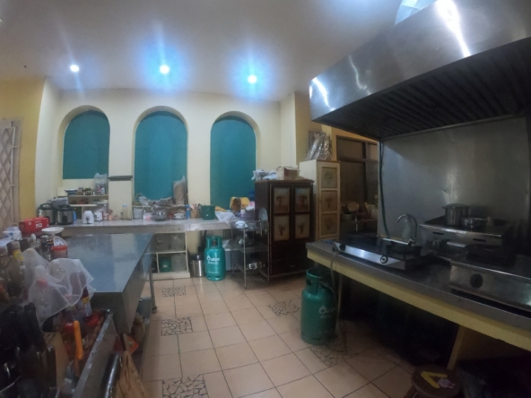 Restaurant and Business Space For Rent At Samoeng Intersection Hangdong Chiang Mai-I-3496