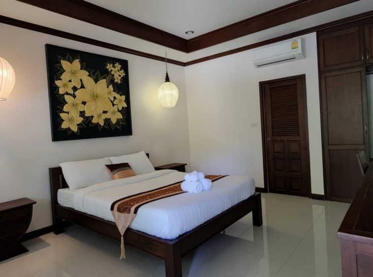 Charming 28 rooms resort for sale-SHG-CMS01