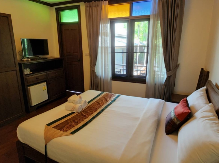 Charming 28 rooms resort for sale-SHG-CMS01