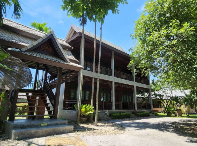 Charming 28 rooms resort for sale-SHG-CMS01