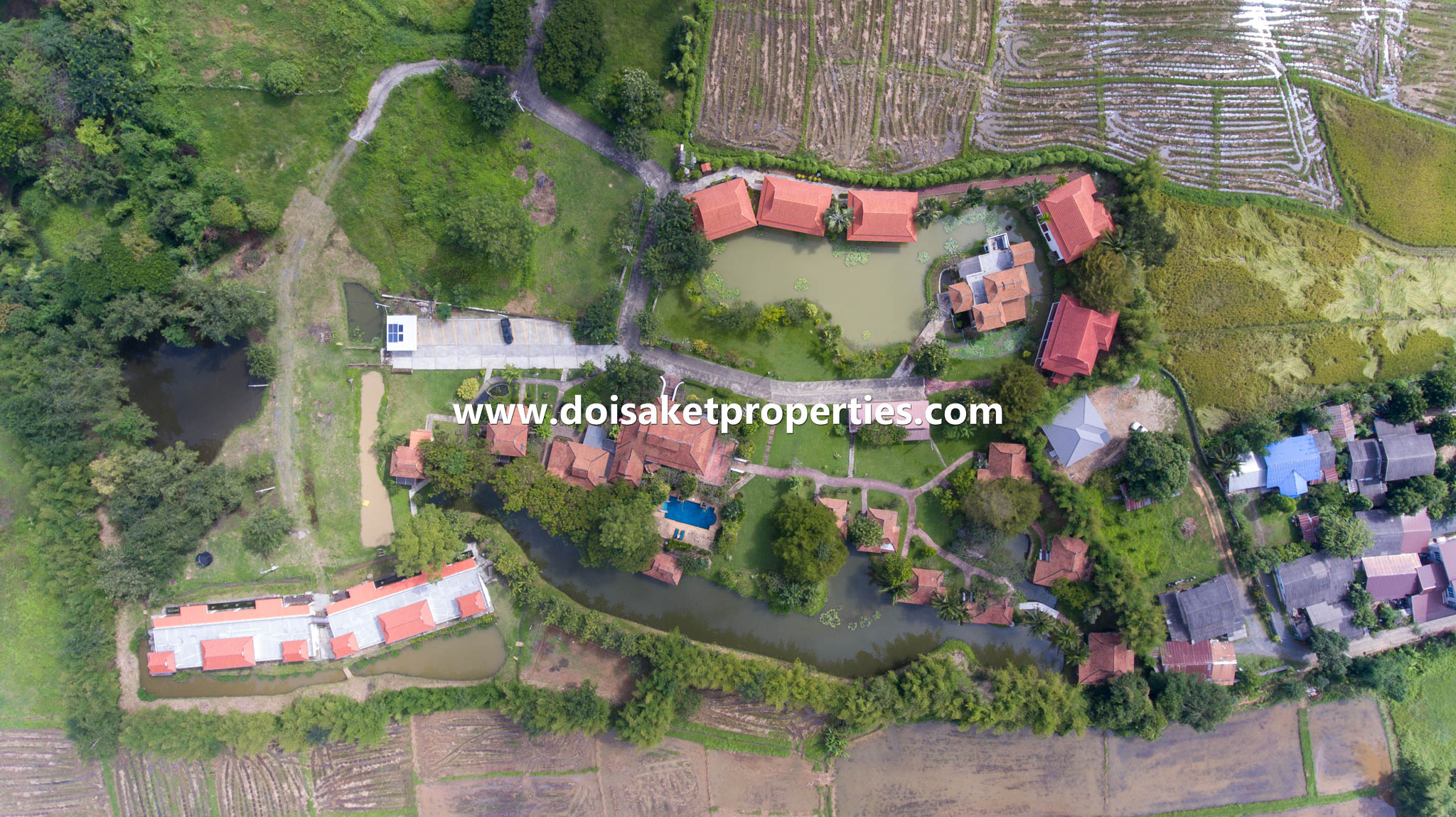 Doi Saket-DSP-(RS004-13) Beautiful Lanna-Style Resort with Restaurant