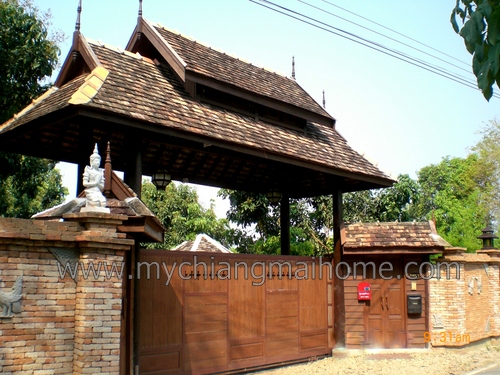 Real Estate Chiang Mai Large Property 4 Teakwood Buildings Lanna Style Sanpatong-I-1469