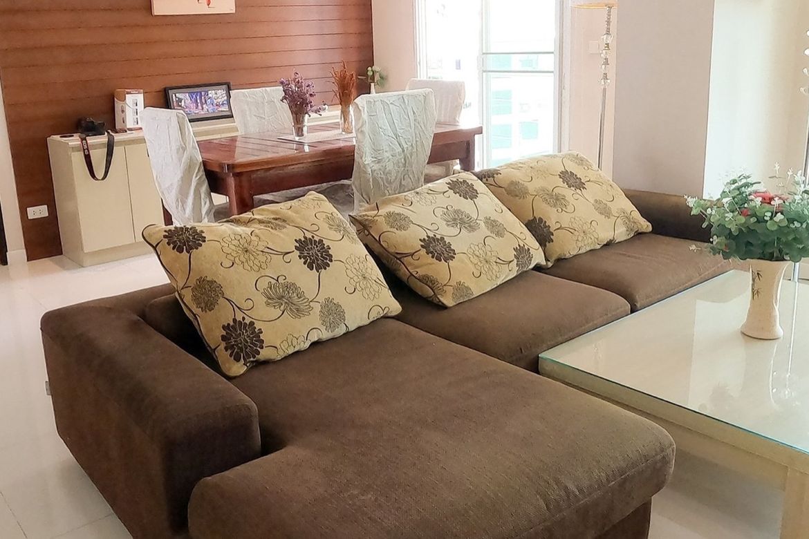 2 bed unit for sale in Chang Klan