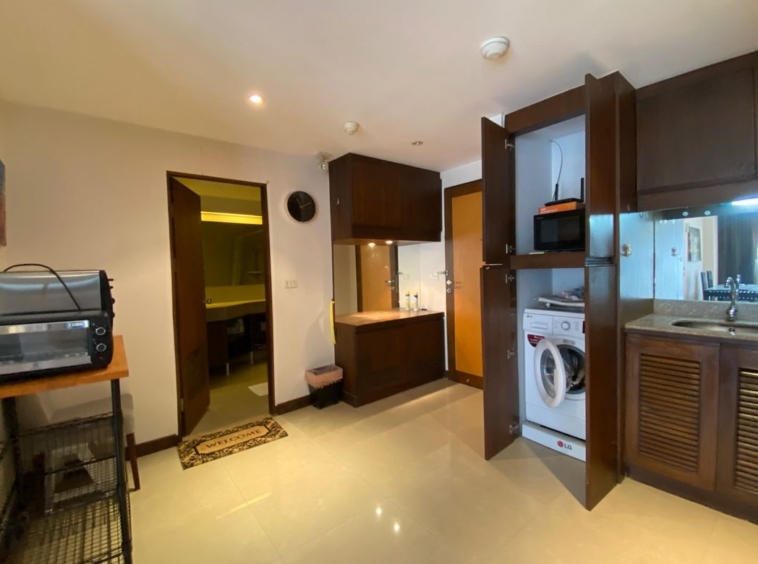 1 bed unit for sale at Twin Peaks Condo on Chang Klan