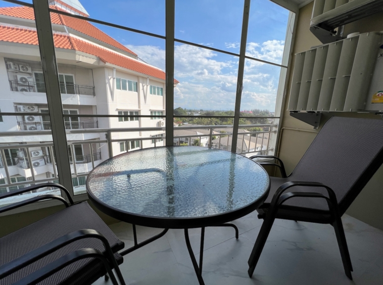 7160 - Penthouse Condo - Spacious and Beautifully Finished-EH-7160