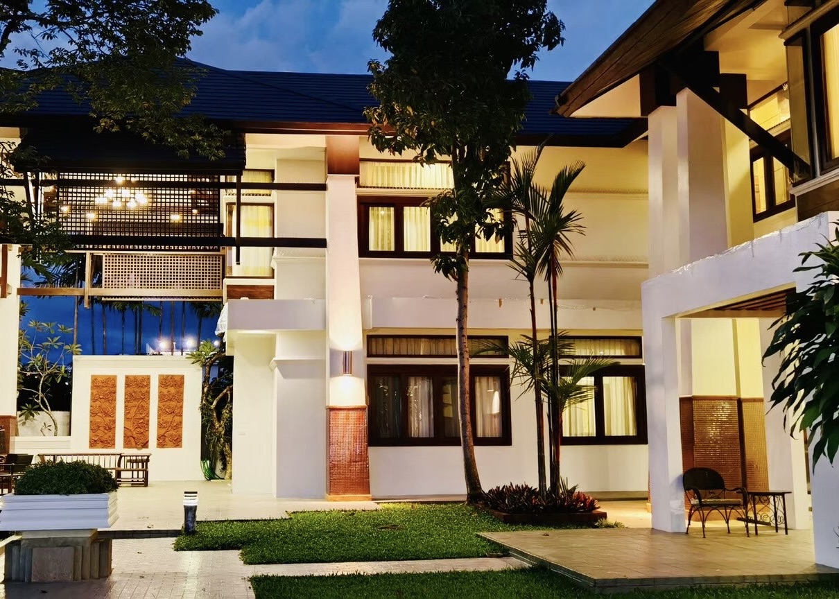 8429 - Exquisite 6-Bedroom Lanna-Style Retreat in Chiang Mai-EH-8429