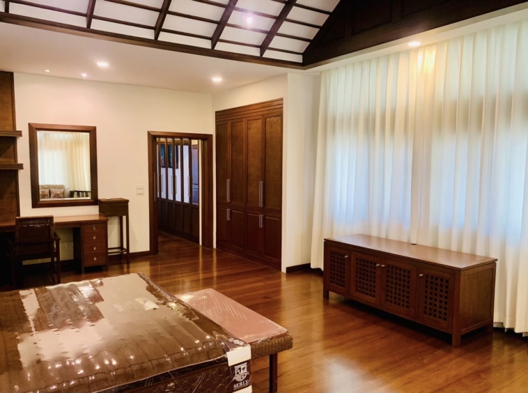 8429 - Exquisite 6-Bedroom Lanna-Style Retreat in Chiang Mai-EH-8429