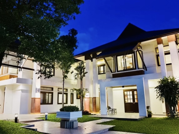 8429 - Exquisite 6-Bedroom Lanna-Style Retreat in Chiang Mai-EH-8429