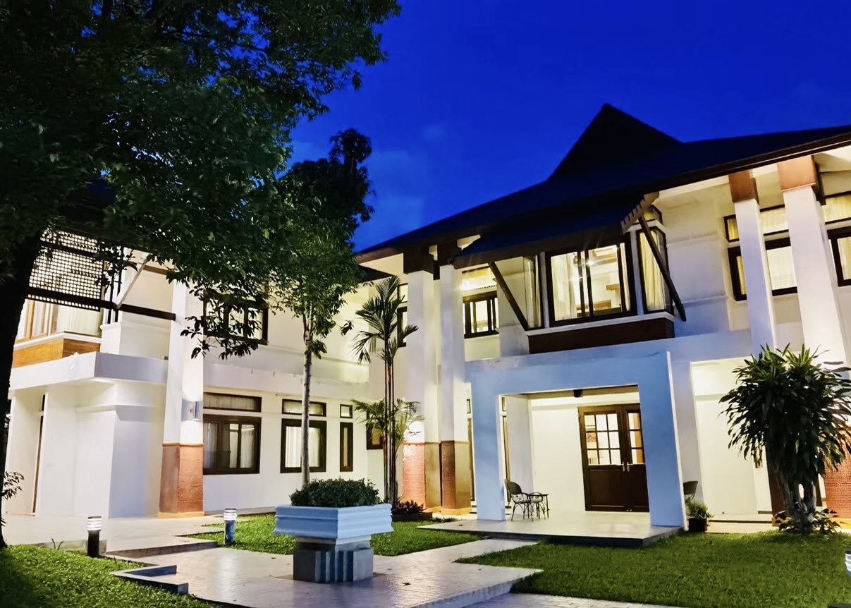 8429 - Exquisite 6-Bedroom Lanna-Style Retreat in Chiang Mai-EH-8429